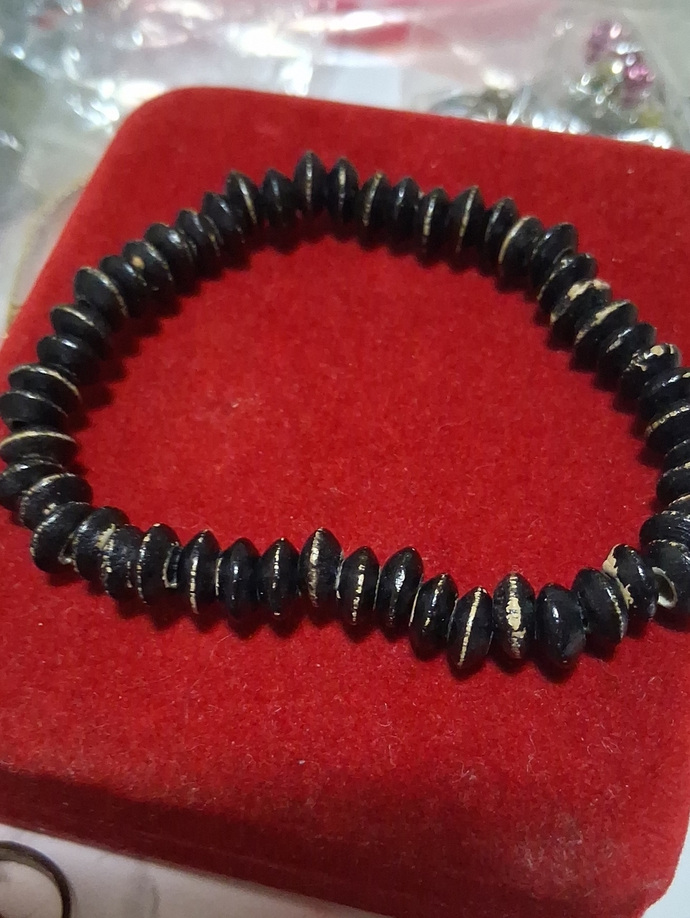 Source Unknown Black and Gold Disc Beaded Stretch Bracelet